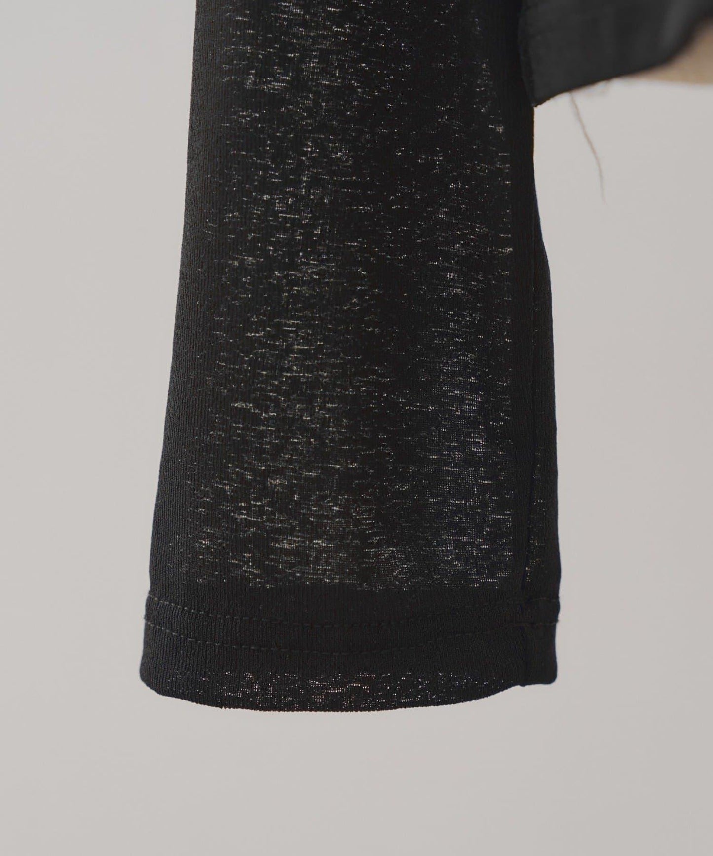 也適合疊穿！透視長袖T恤