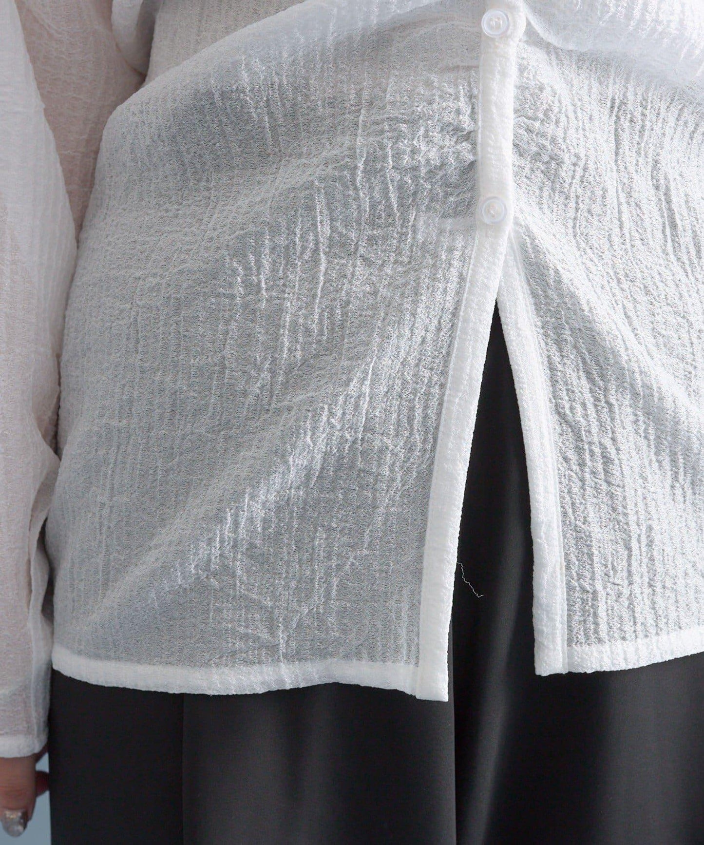 【mystic】V字褶皺襯衫