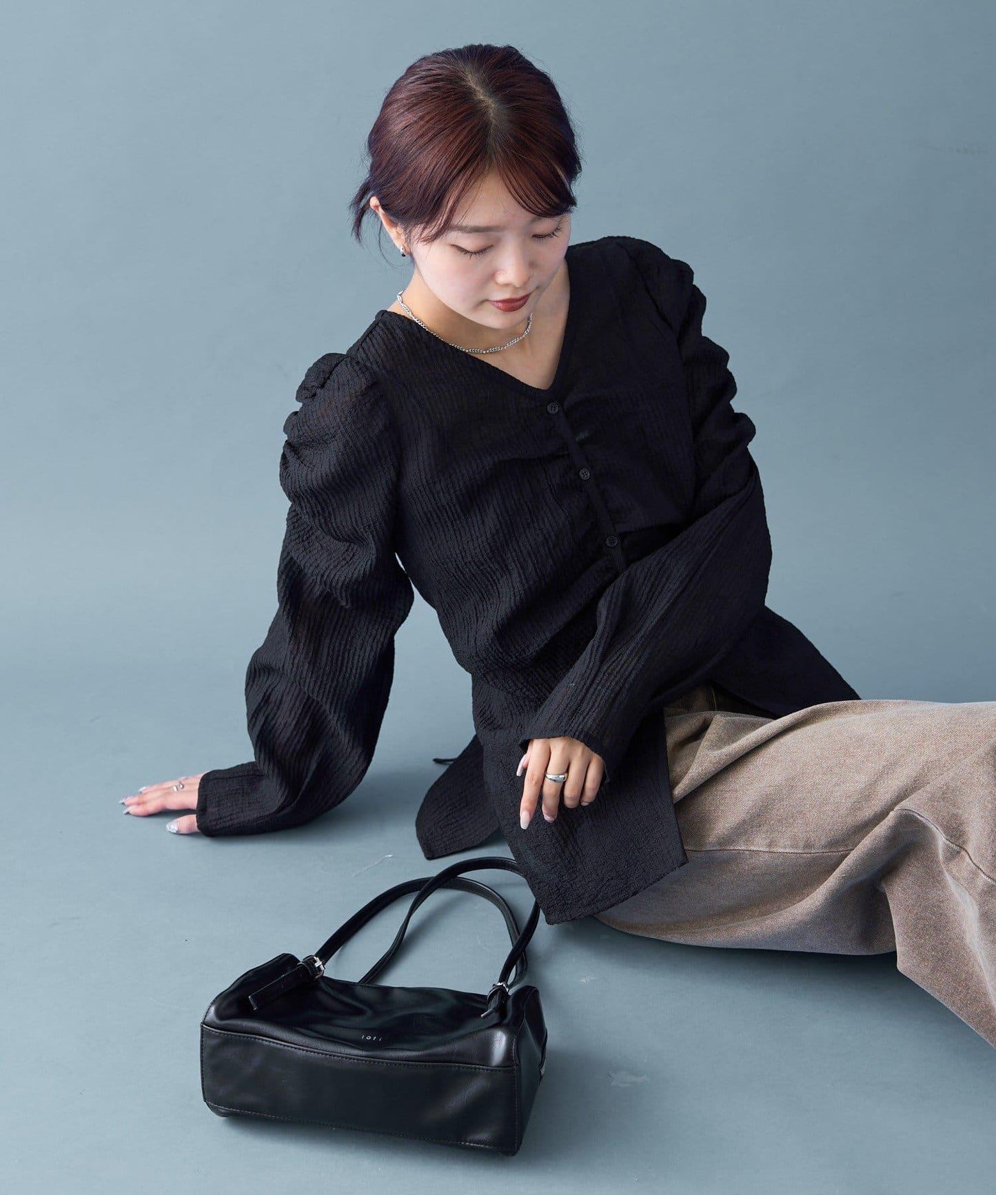 【mystic】V字褶皺襯衫