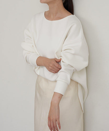 圓弧下襬套頭衫