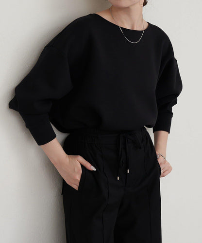 圓弧下襬套頭衫