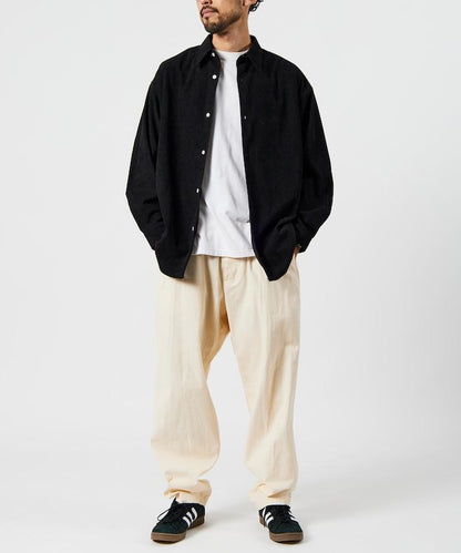 寬鬆版型燈芯絨常規領襯衫