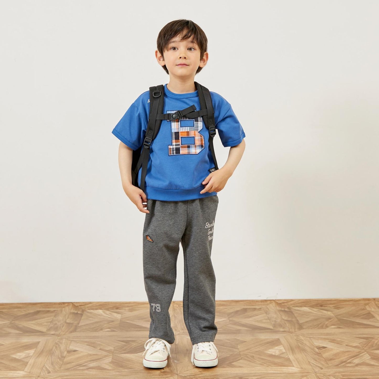 B貼布裝飾六分袖T恤