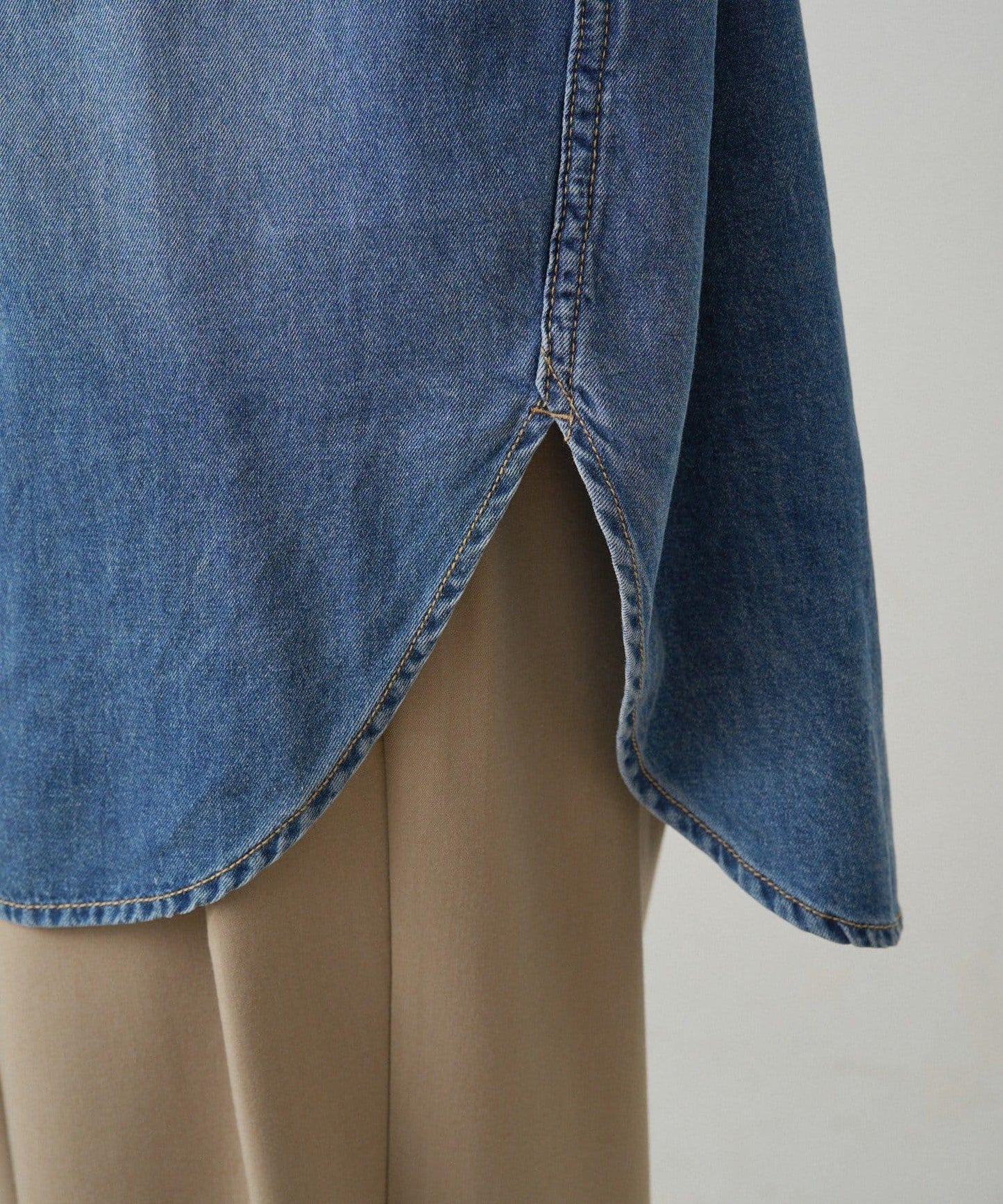 雙口袋牛仔襯衫