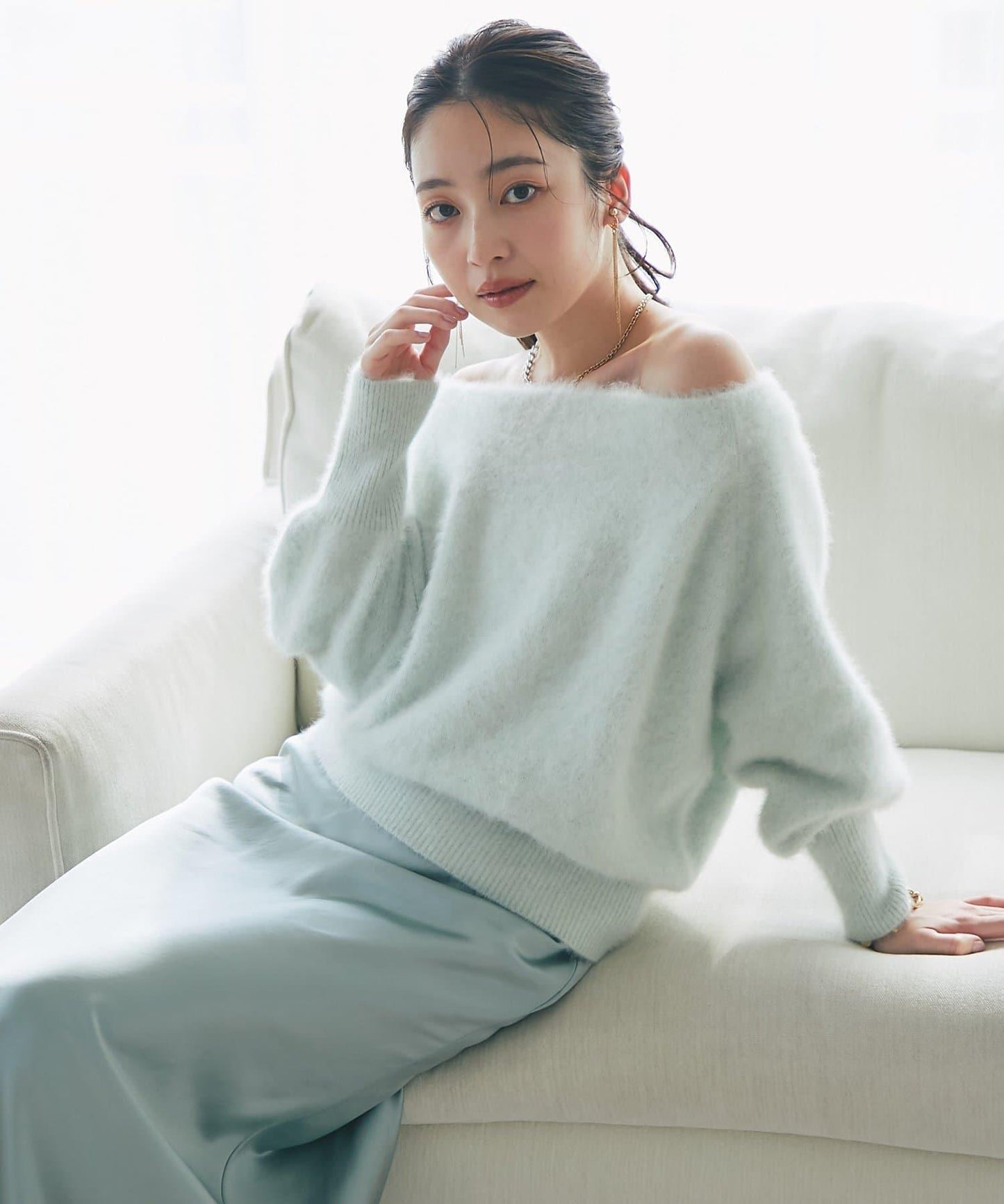 【miki監修】毛絨羊毛羊絨混紡一字肩針織衫