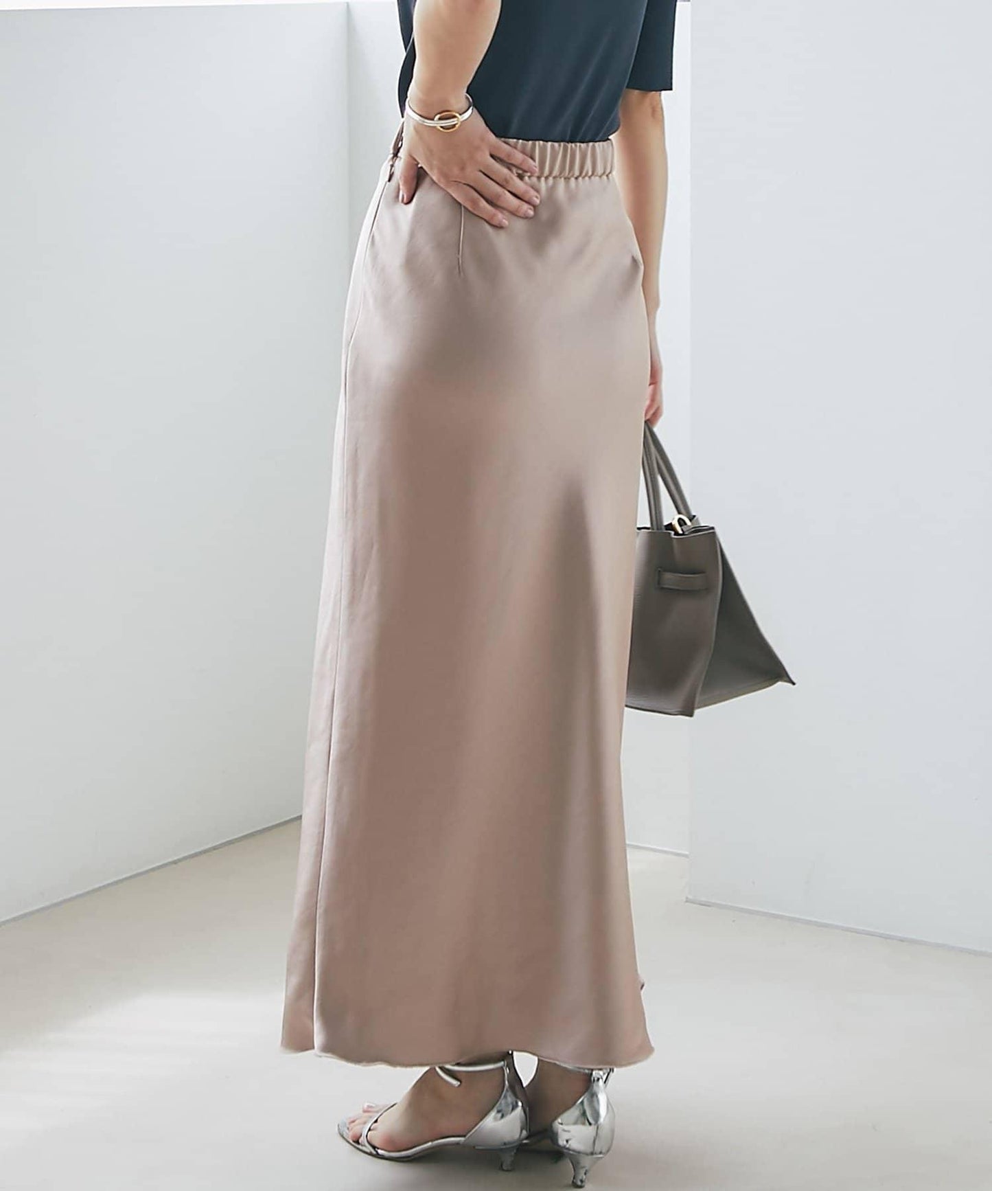 【4尺碼可選】緞面長款修身半身裙