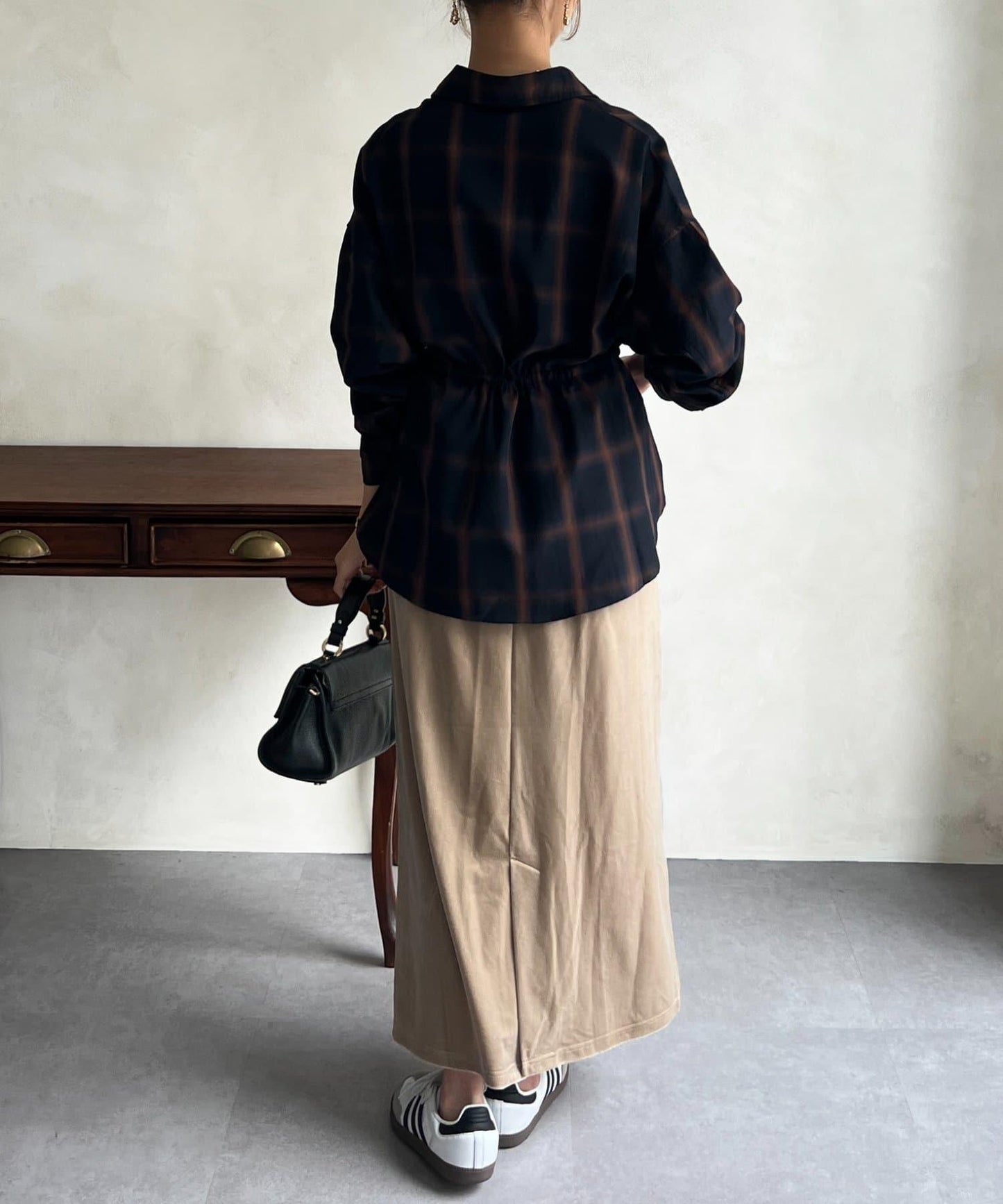 收腰格子襯衫