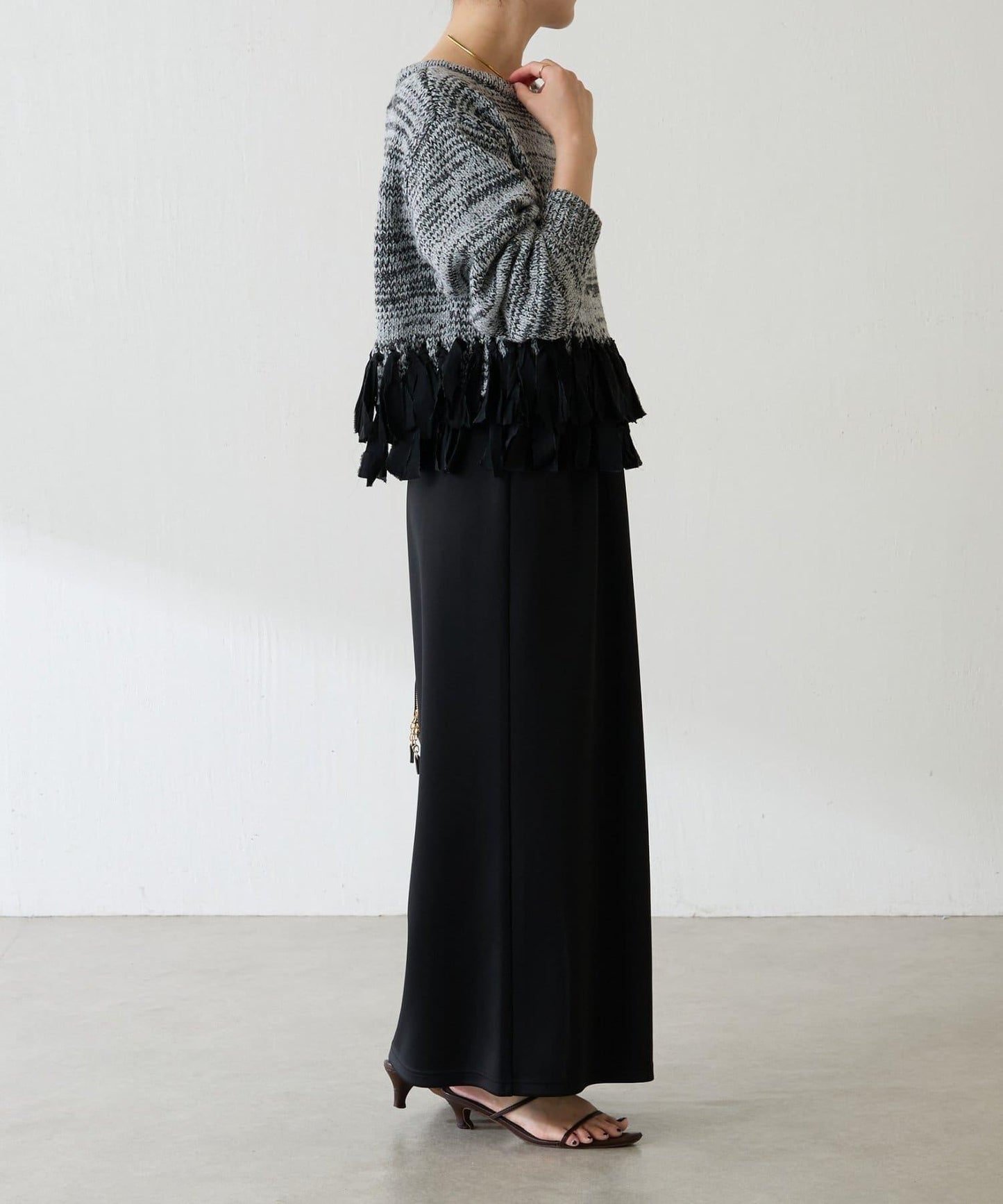 下襬流蘇針織衫