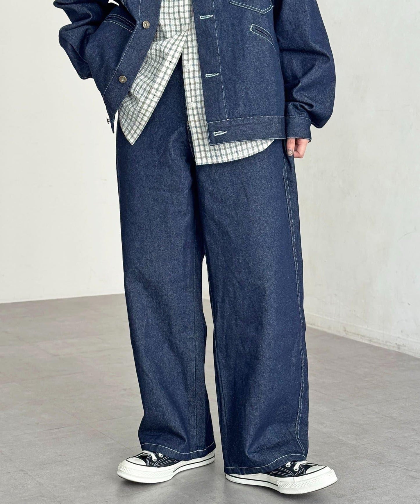 【可成套搭配】腰部鉤扣後褶牛仔褲