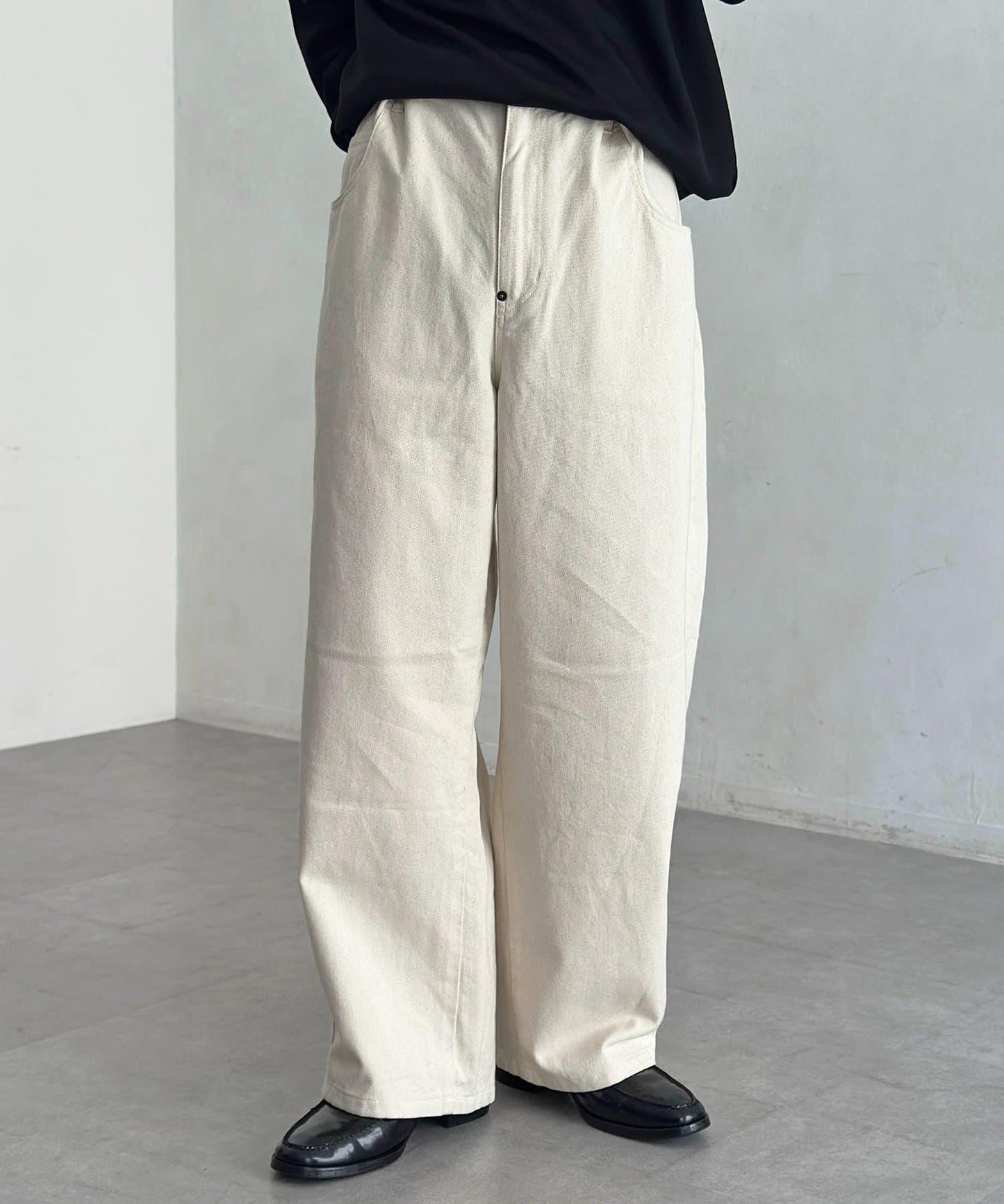 【可成套搭配】腰部鉤扣後褶牛仔褲