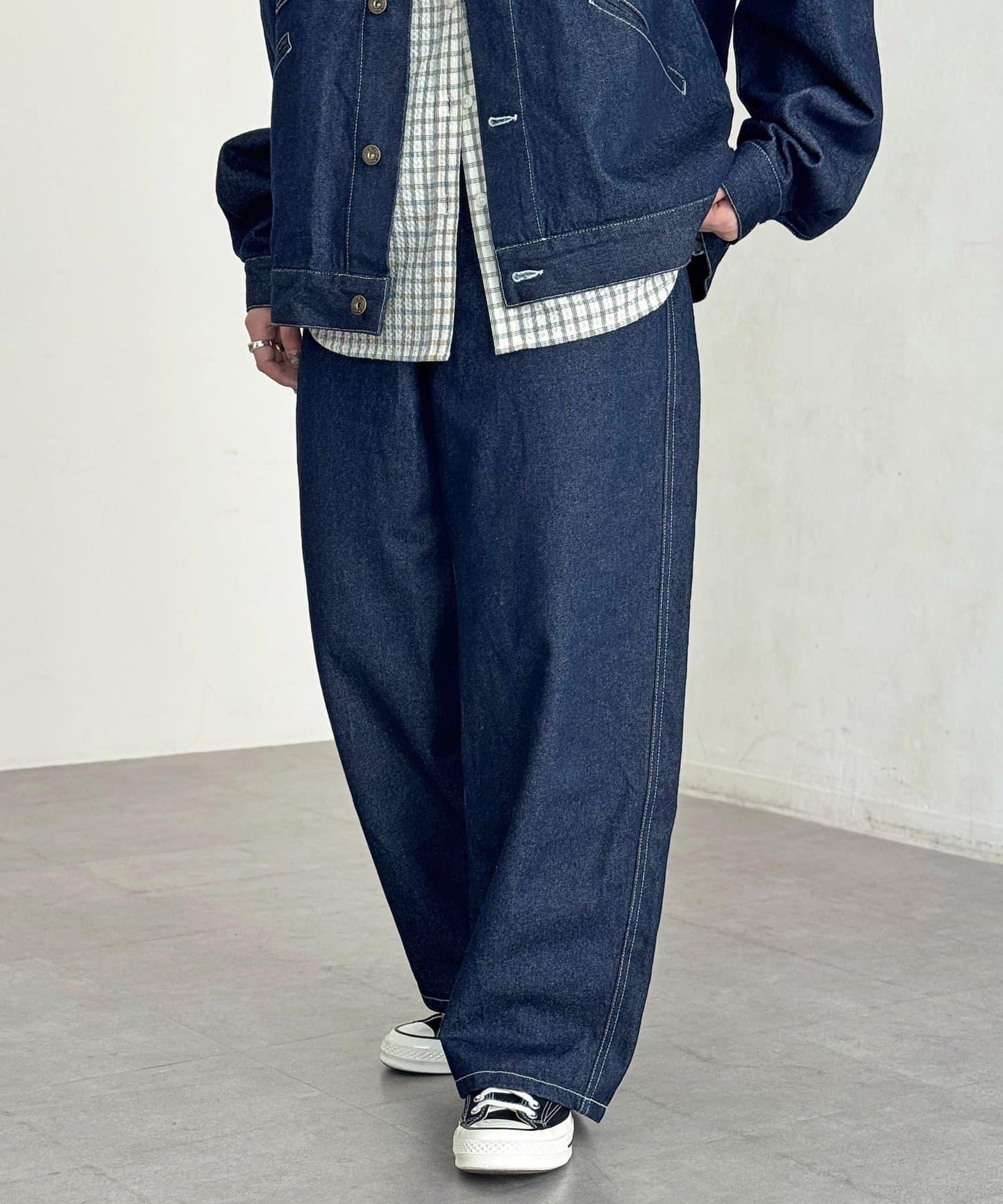 【可成套搭配】腰部鉤扣後褶牛仔褲