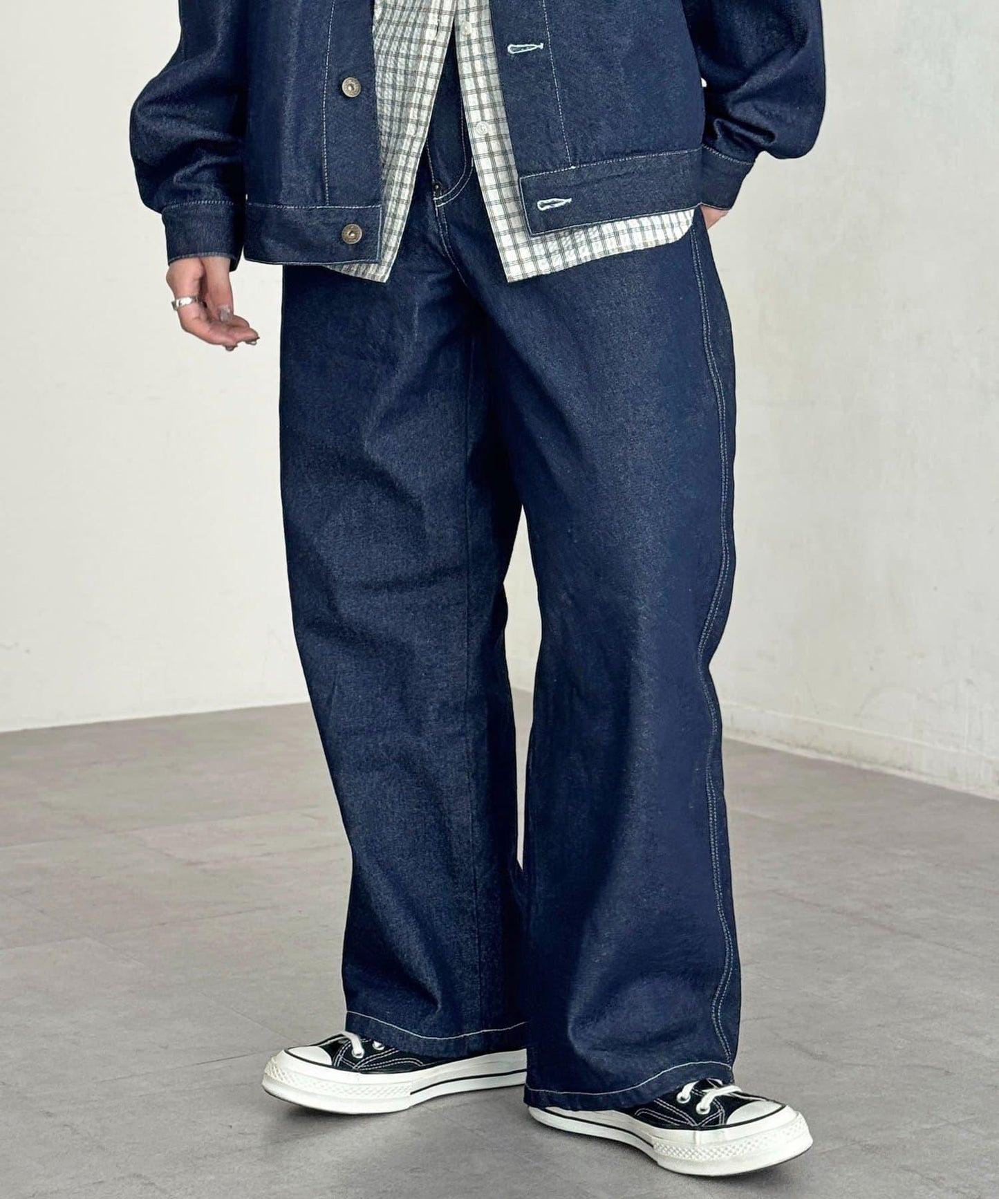 【可成套搭配】腰部鉤扣後褶牛仔褲