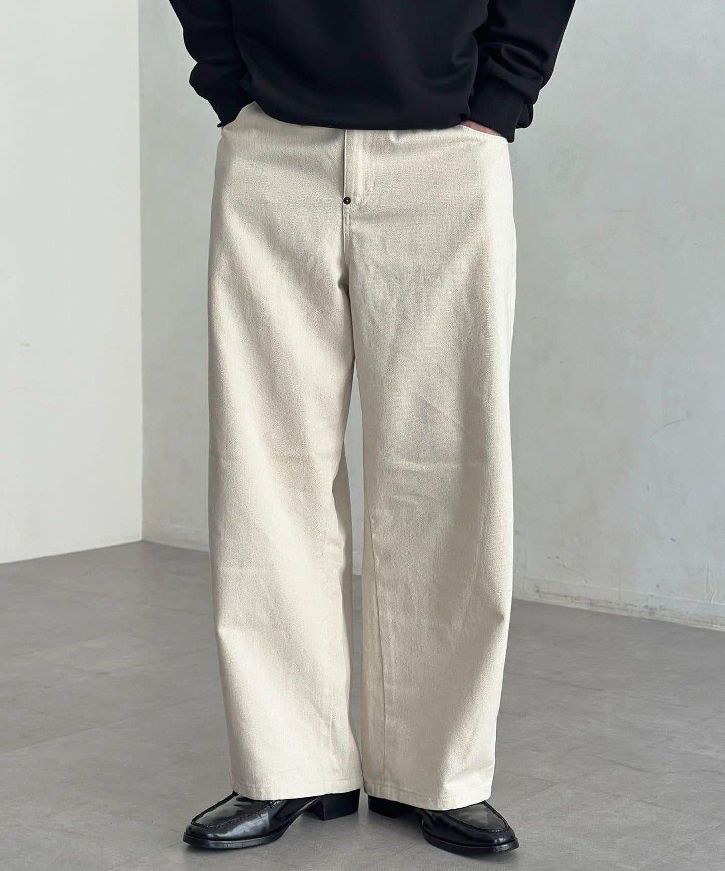 【可成套搭配】腰部鉤扣後褶牛仔褲