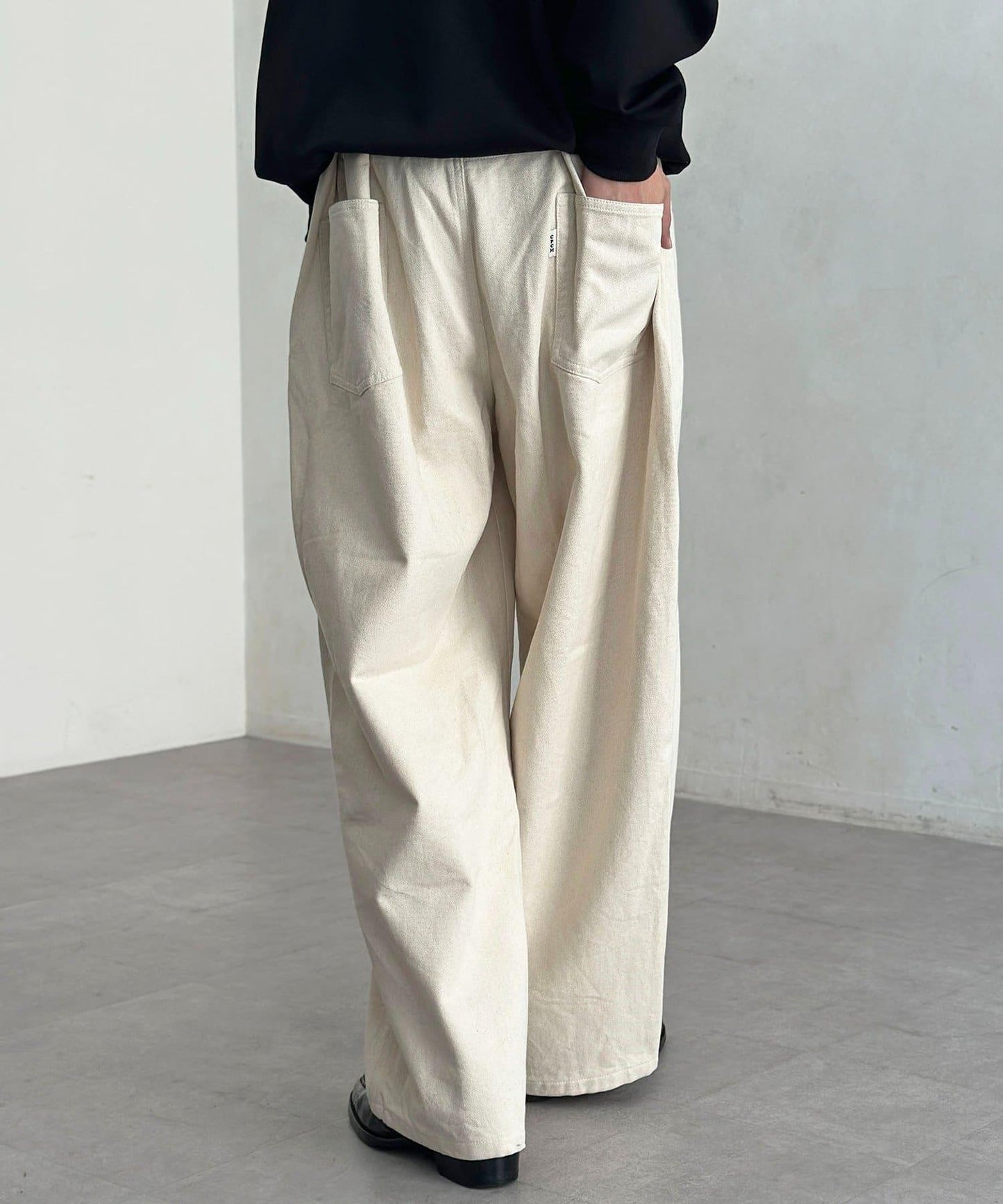 【可成套搭配】腰部鉤扣後褶牛仔褲