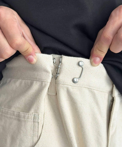 【可成套搭配】腰部鉤扣後褶牛仔褲