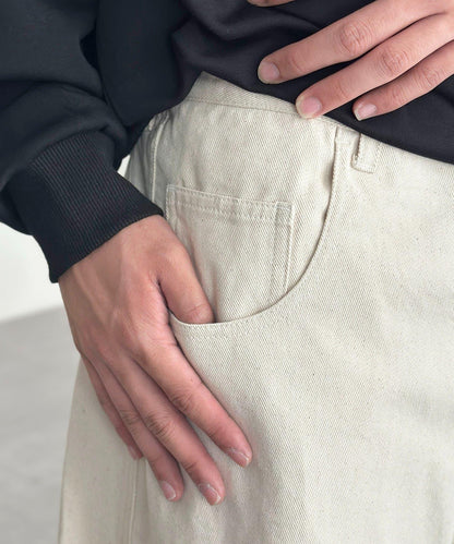 【可成套搭配】腰部鉤扣後褶牛仔褲