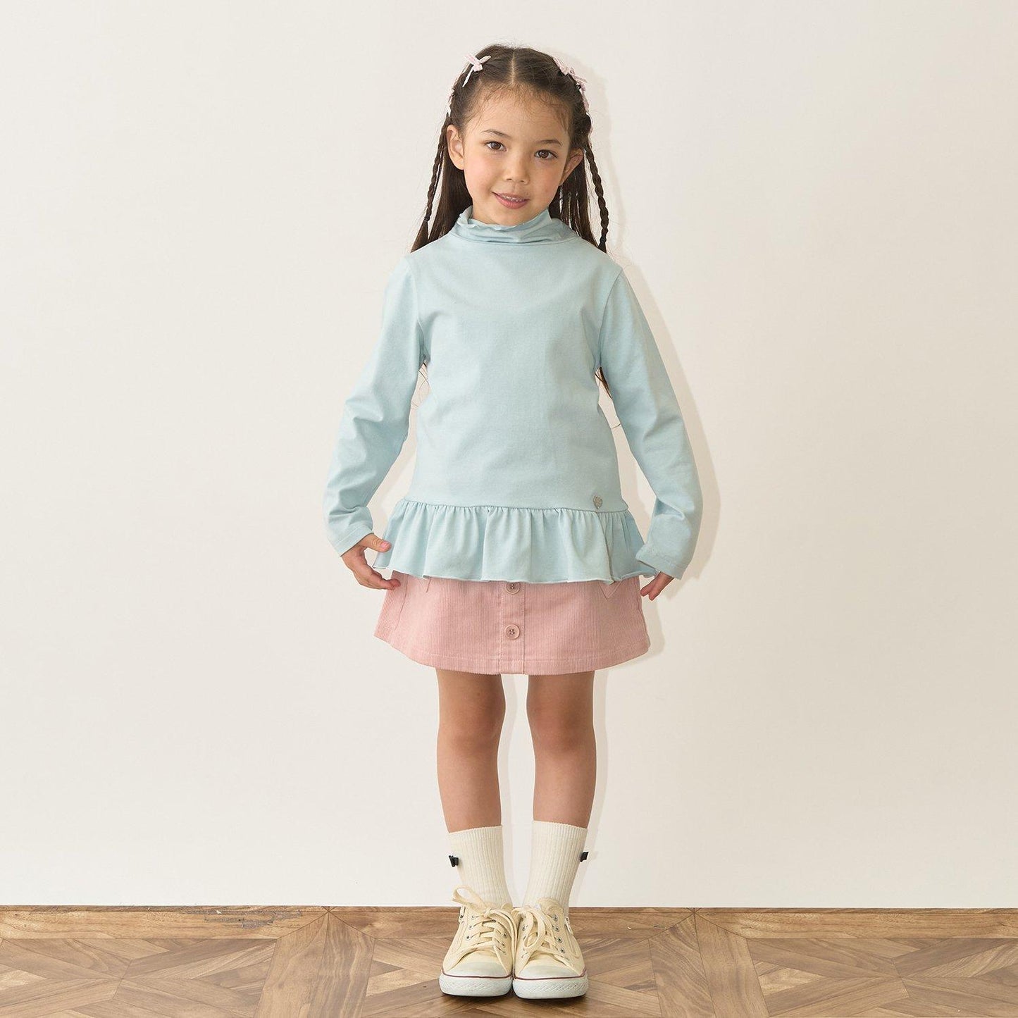 荷葉邊下襬褶皺高領衫