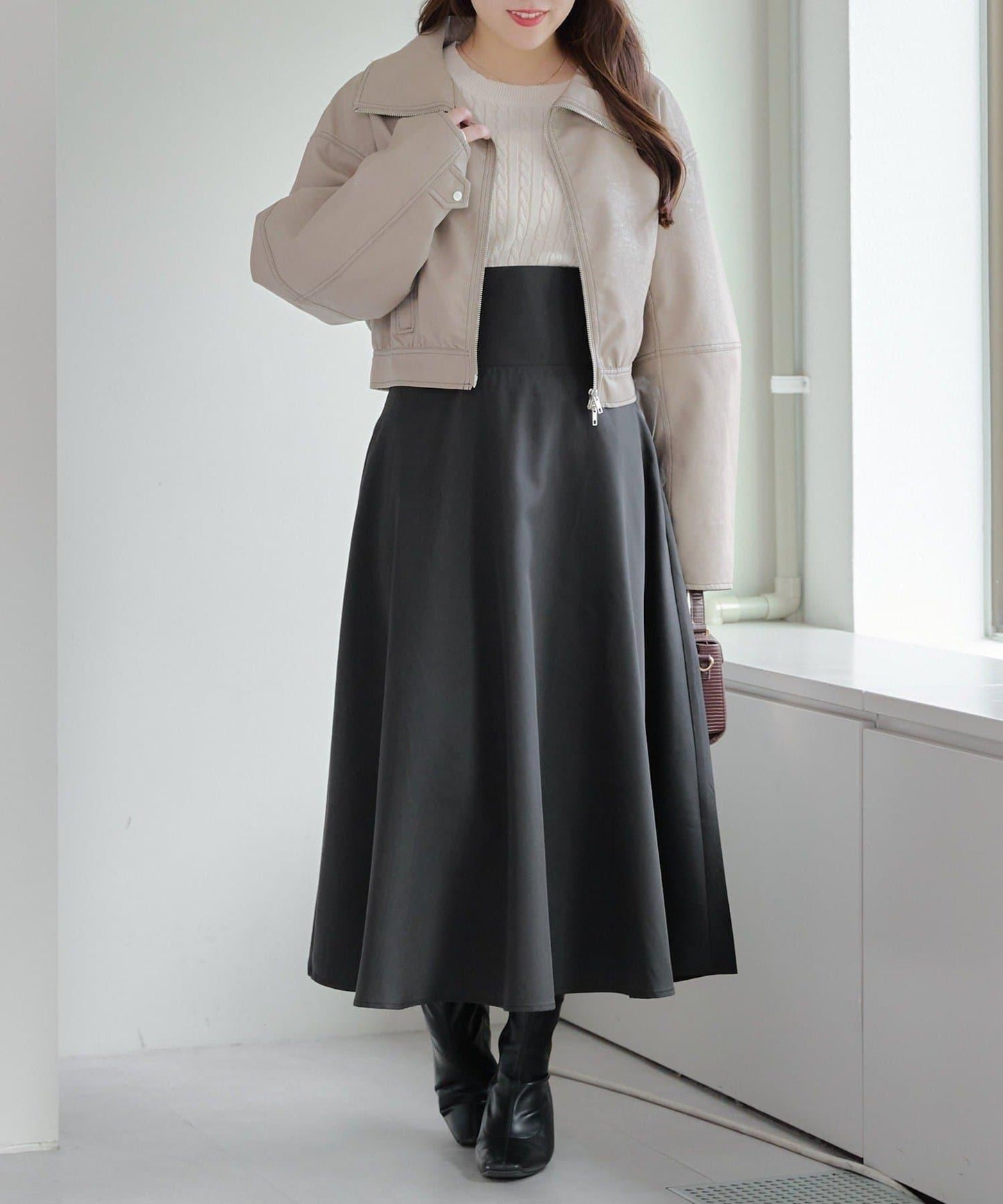 拼色仿皮縫線短夾克