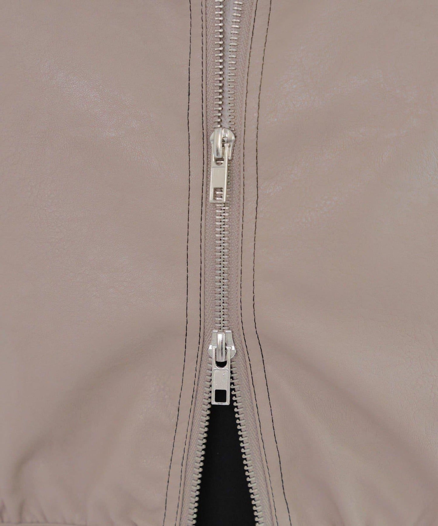 拼色仿皮縫線短夾克