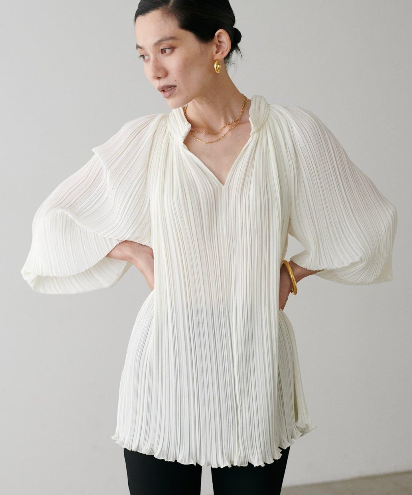 百褶寬鬆罩衫