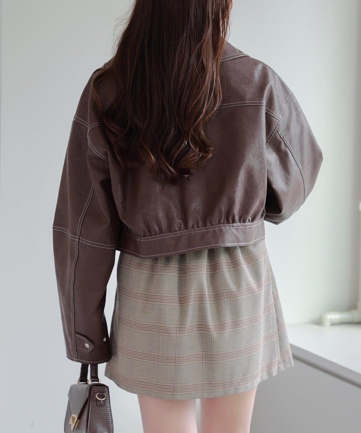 拼色仿皮縫線短夾克