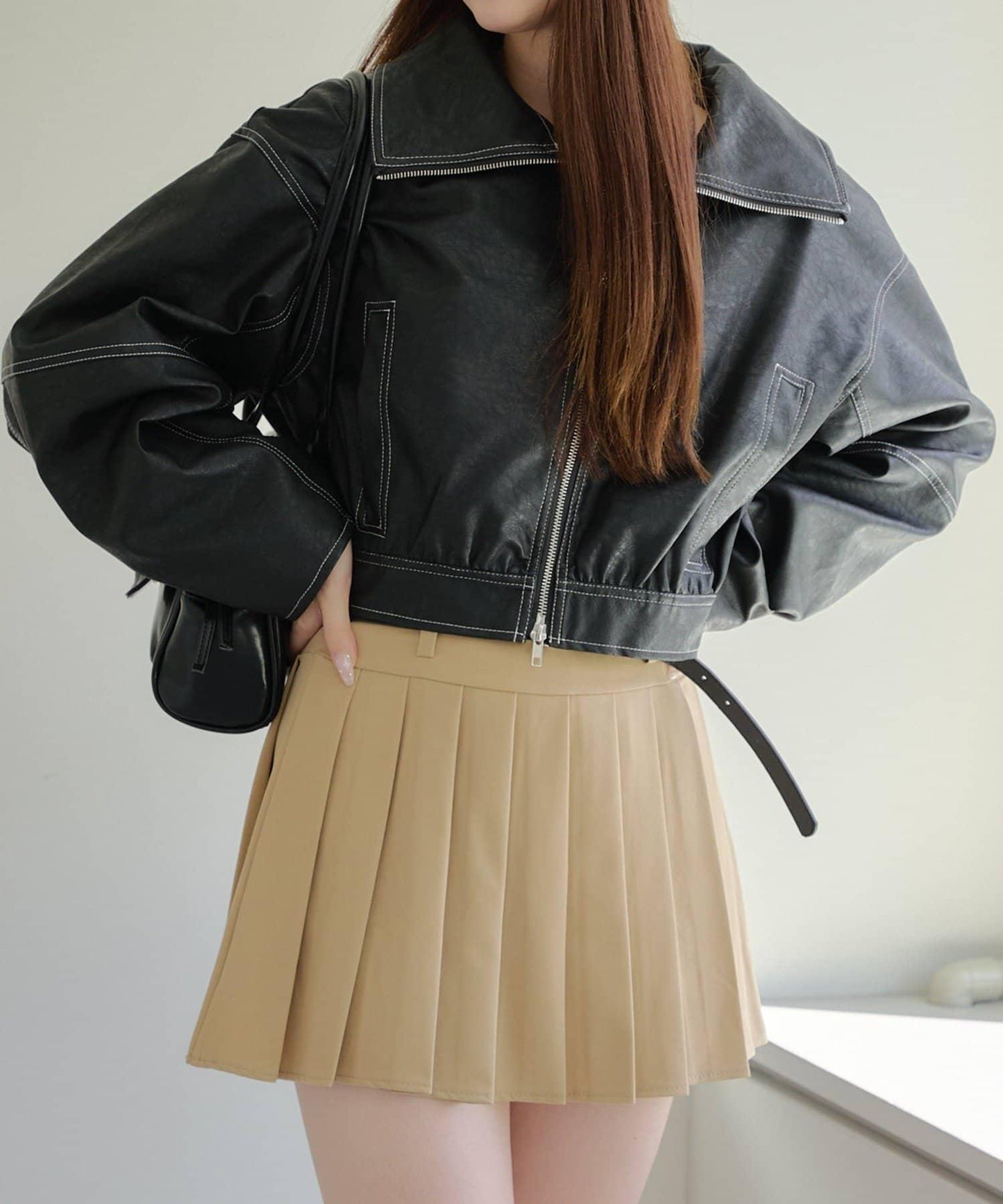 拼色仿皮縫線短夾克