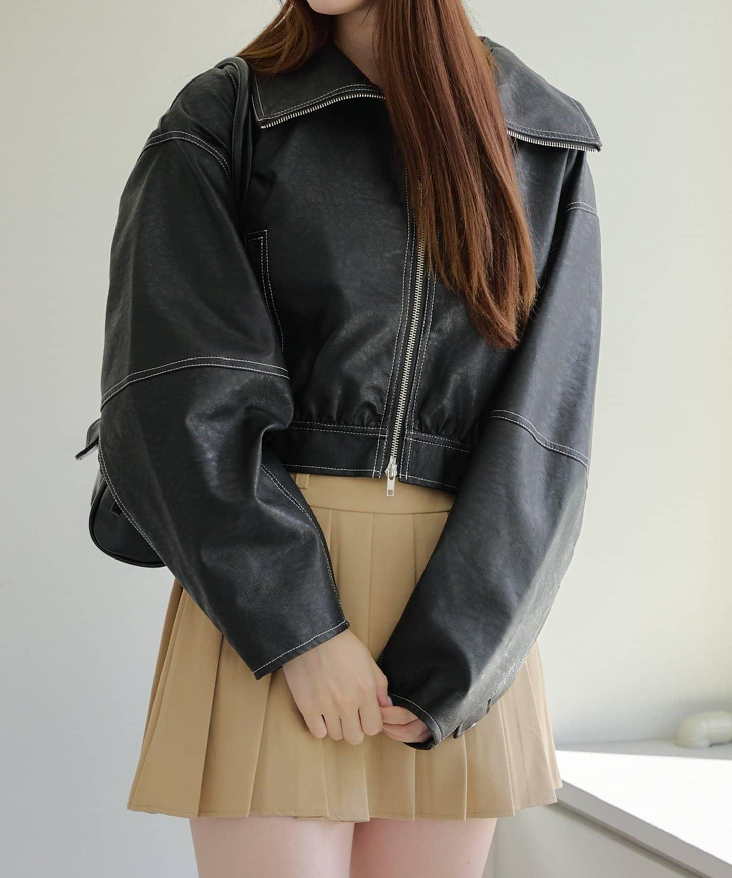拼色仿皮縫線短夾克
