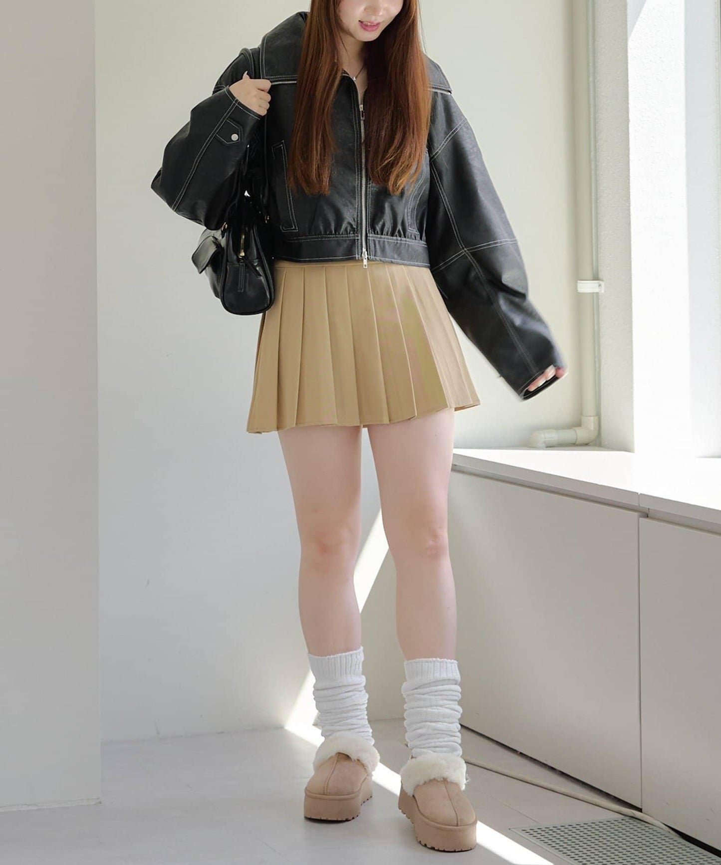 拼色仿皮縫線短夾克