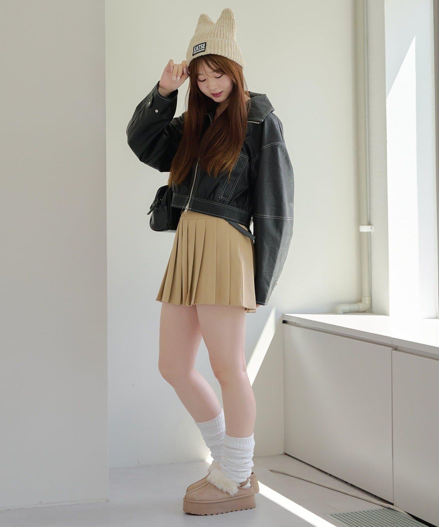 拼色仿皮縫線短夾克