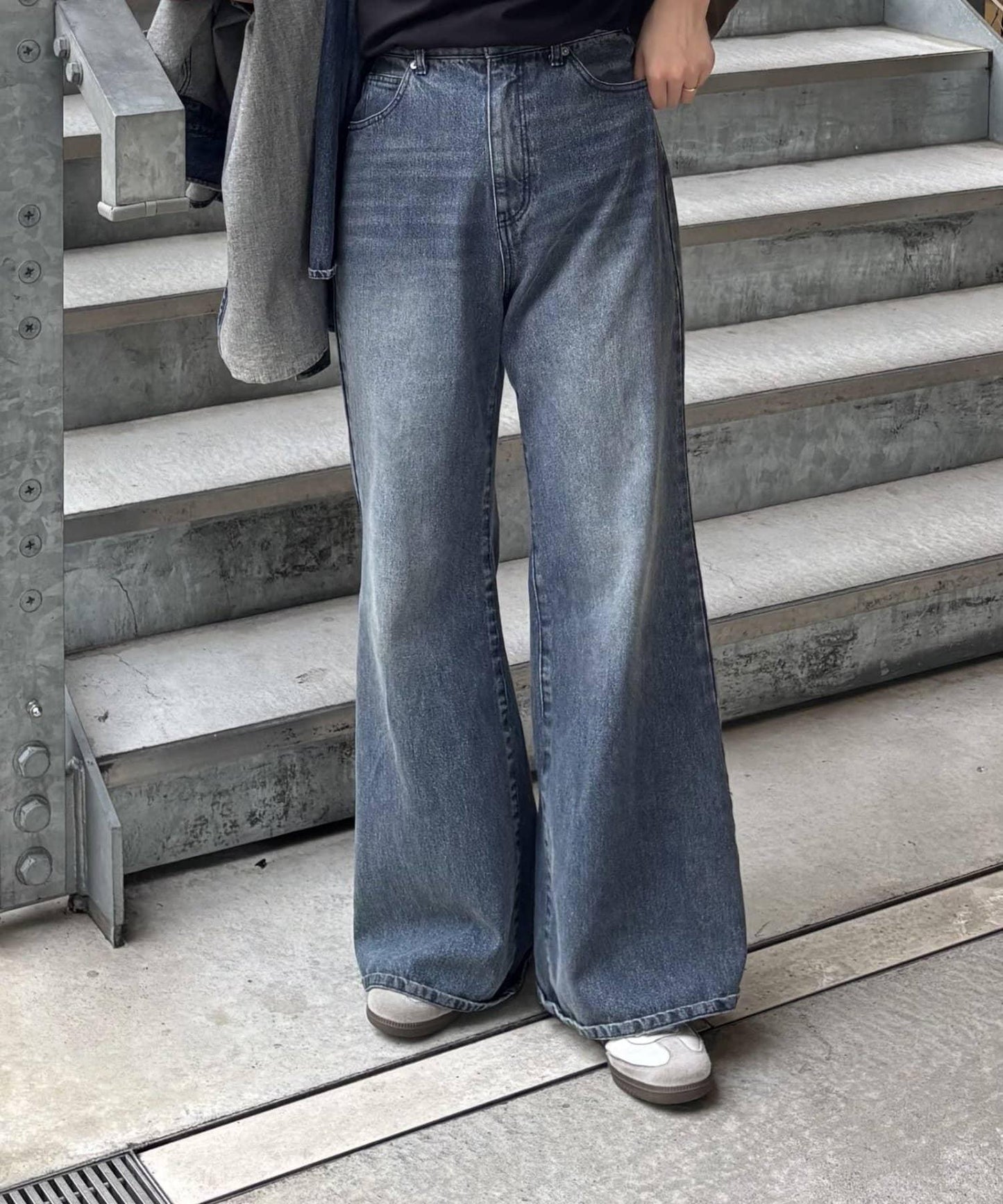 【PIKO企畫 / 腰部可調節】雙排扣喇叭牛仔褲