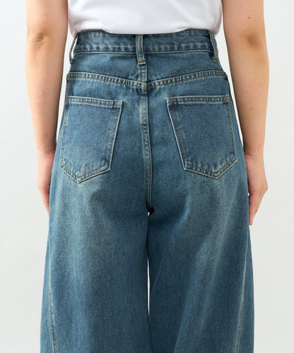 前片拼接弧形牛仔褲