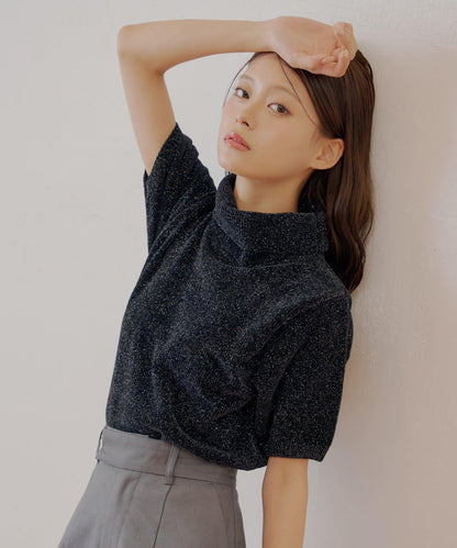 【Chico】亮絲天鵝絨高領短袖針織衫