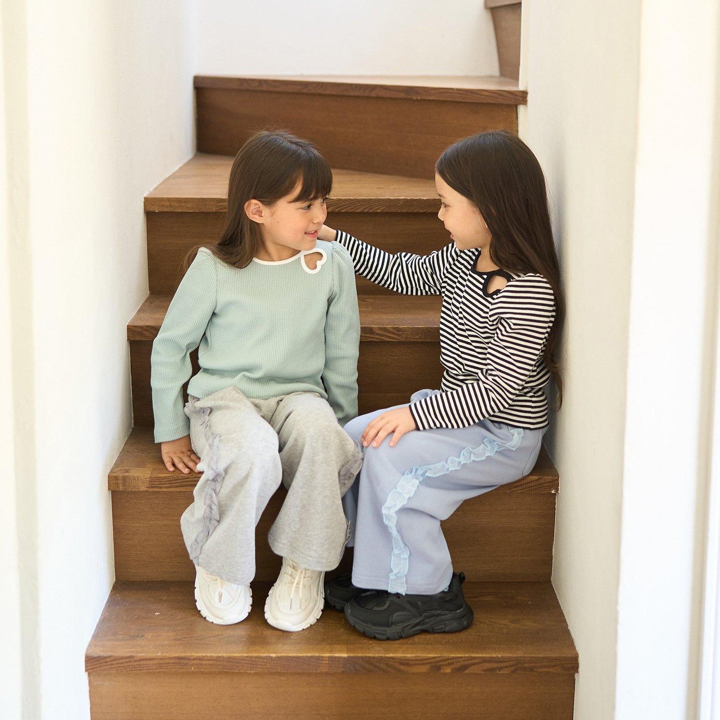 【防起球加絨】側邊荷葉邊寬鬆版型衛褲