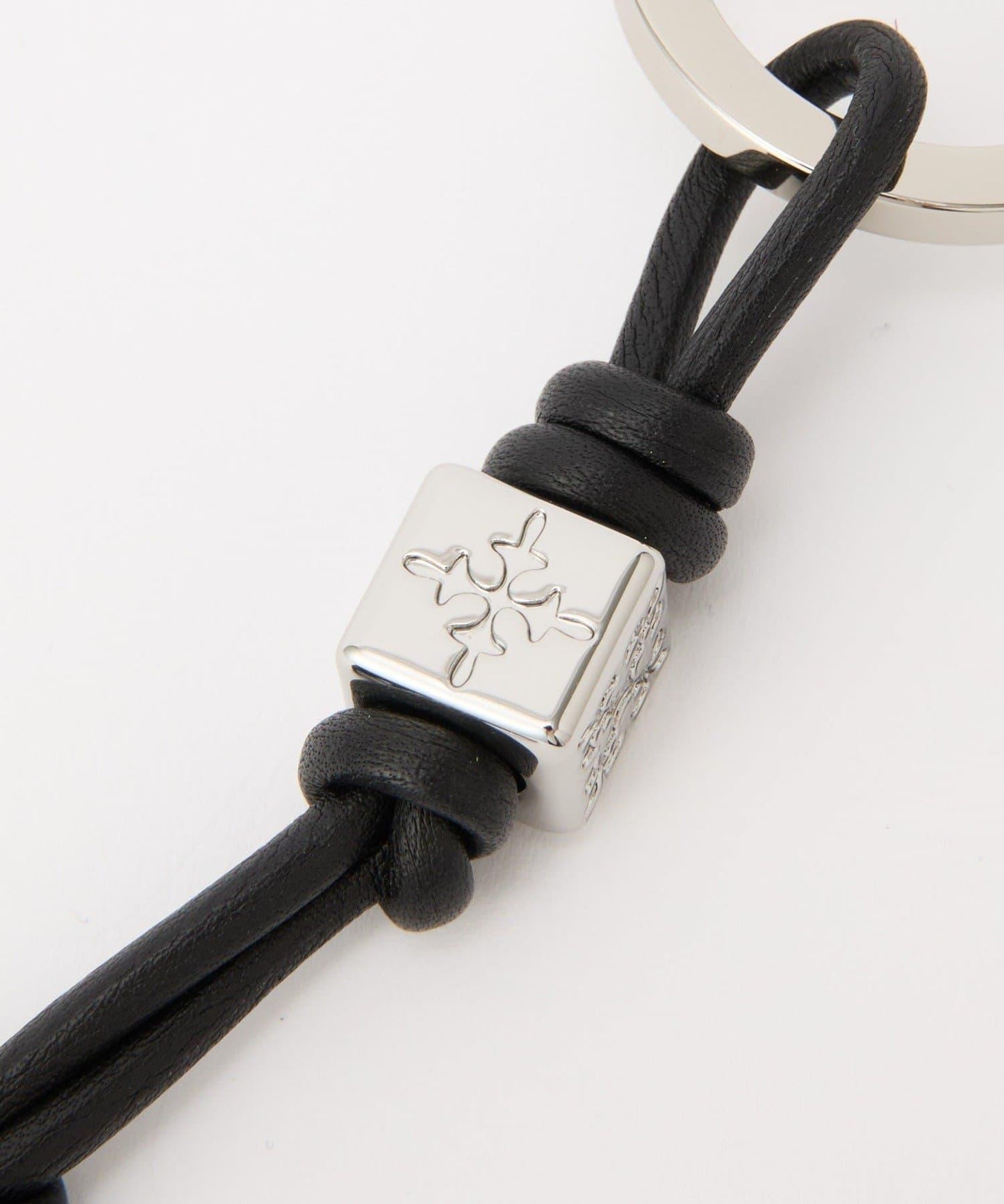 【結飾造型×金屬配件】皮革繩包包掛飾