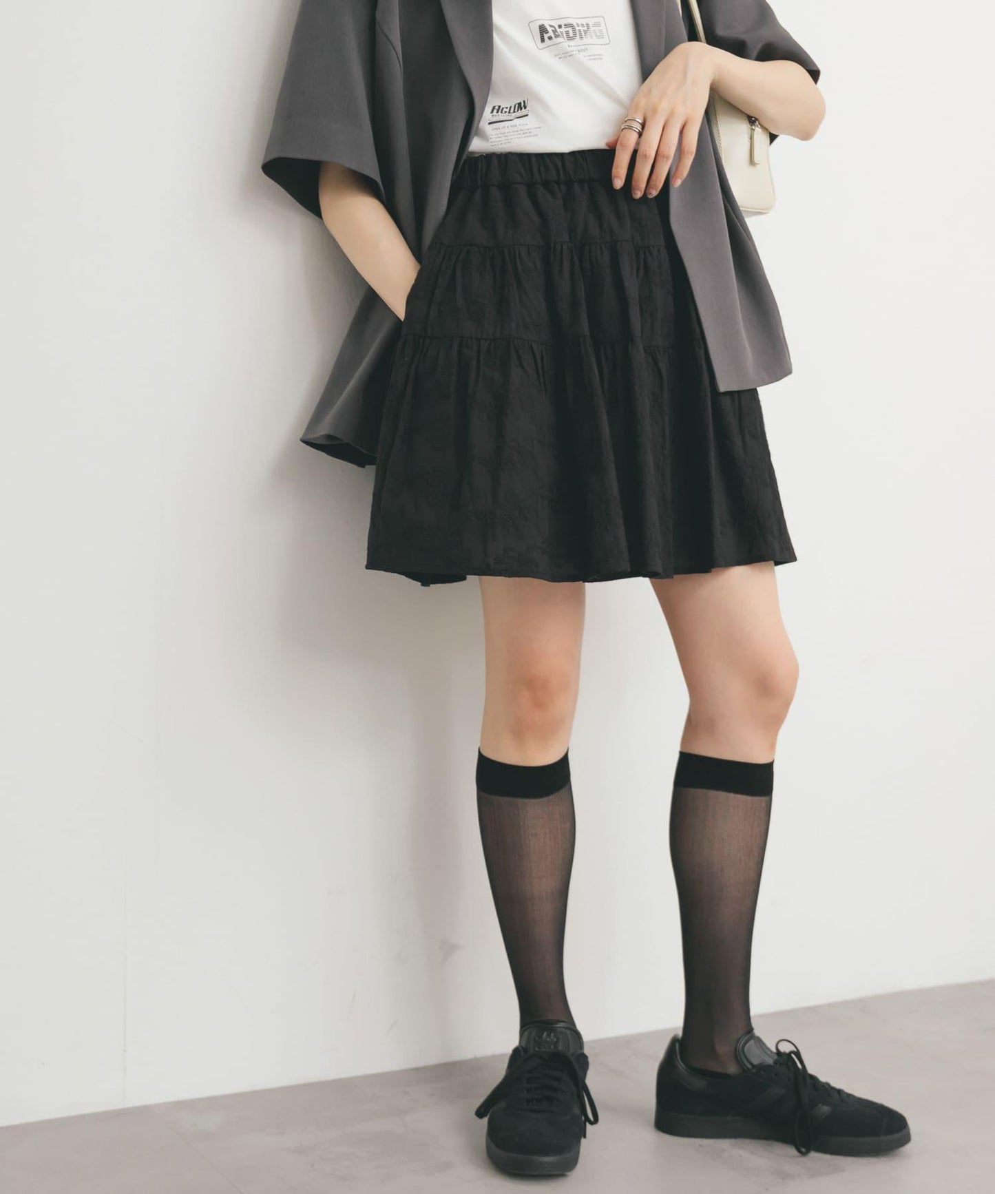 刺繡迷你裙