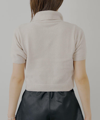 【Chico】亮絲天鵝絨高領短袖針織衫