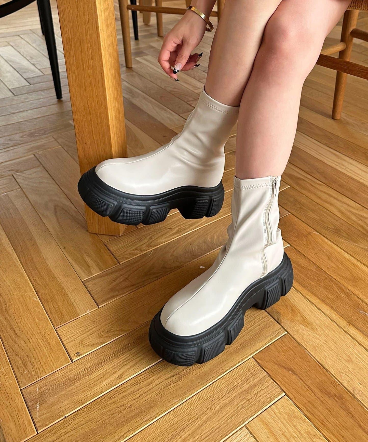 【Discoat】厚底彈力短靴