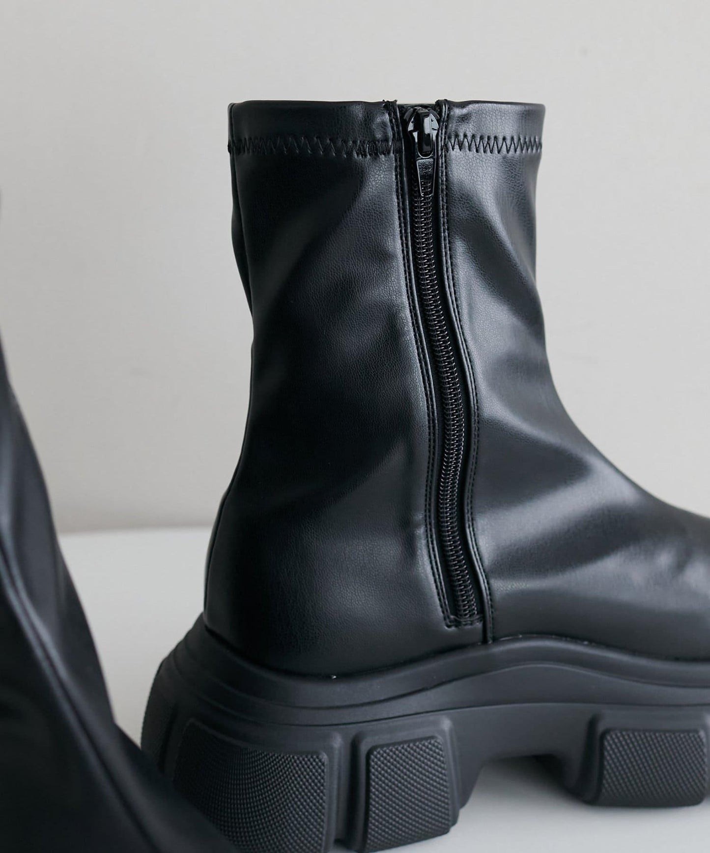 【Discoat】厚底彈力短靴