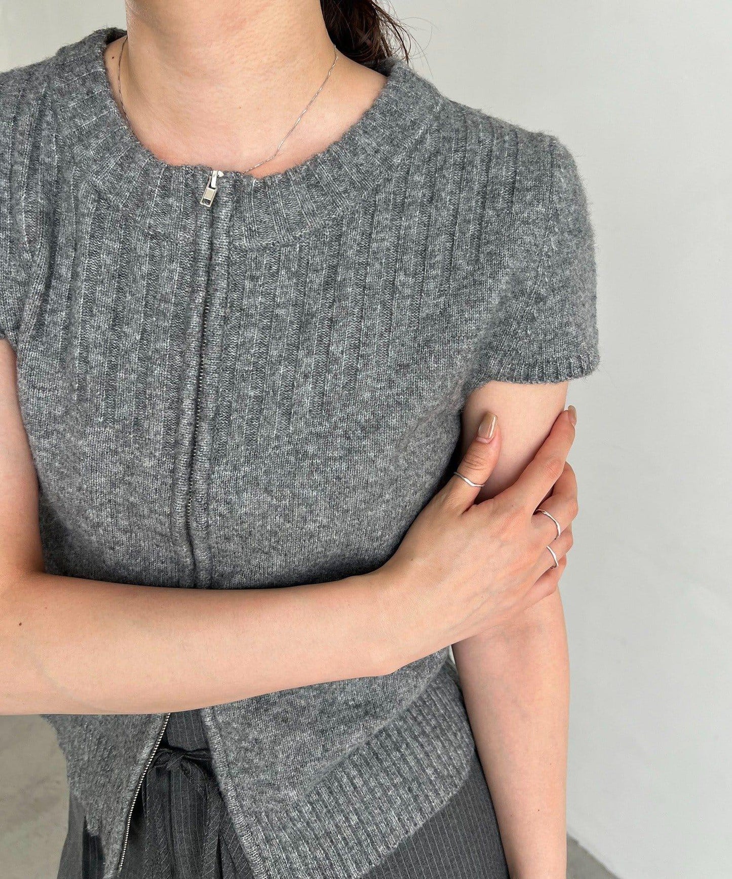 【CAPRICIEUX LE'MAGE】短袖拉鍊針織衫