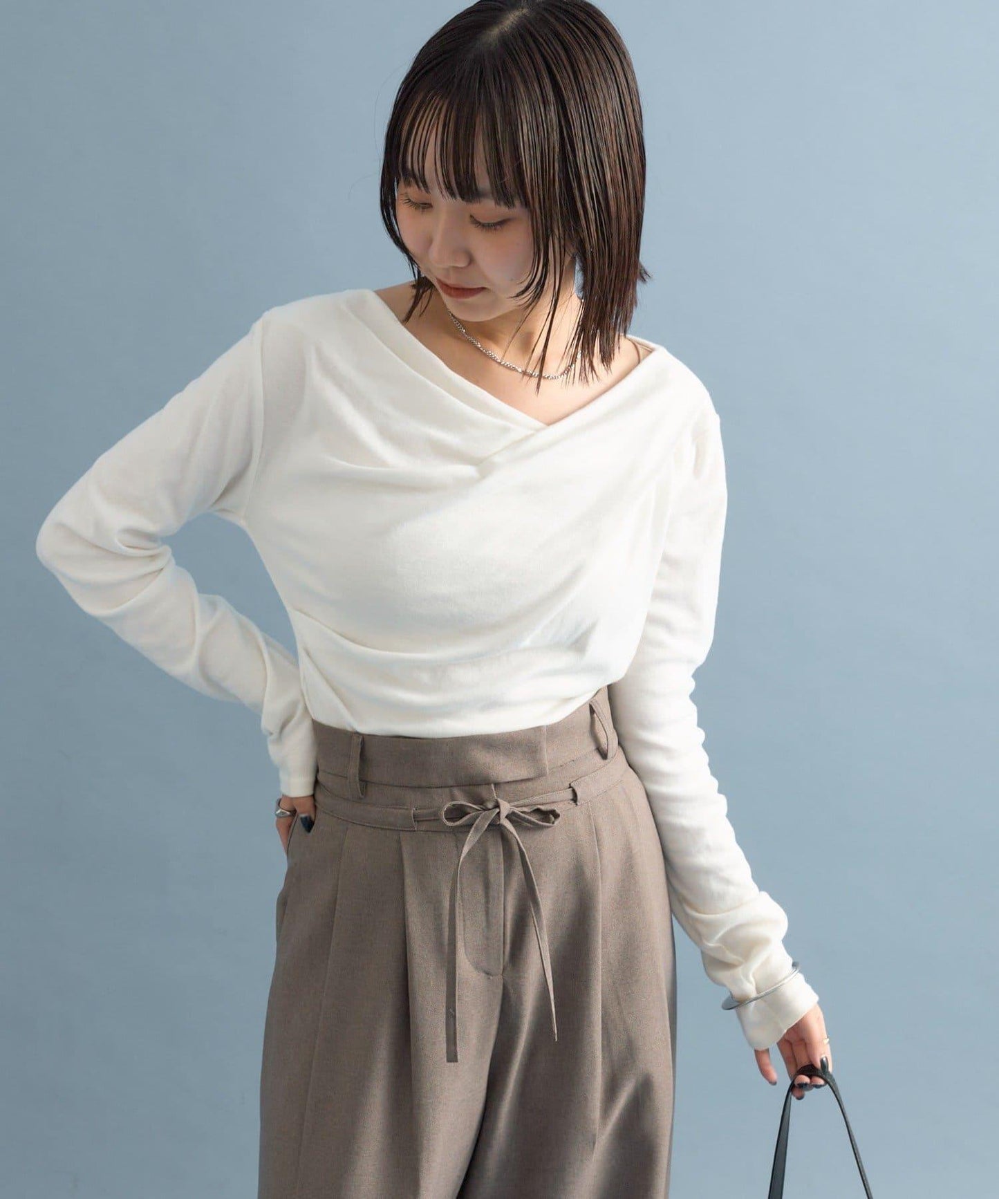 【人氣系列/新色白色・灰色2】一字肩長袖T恤※僅限電商渠道專屬顏色