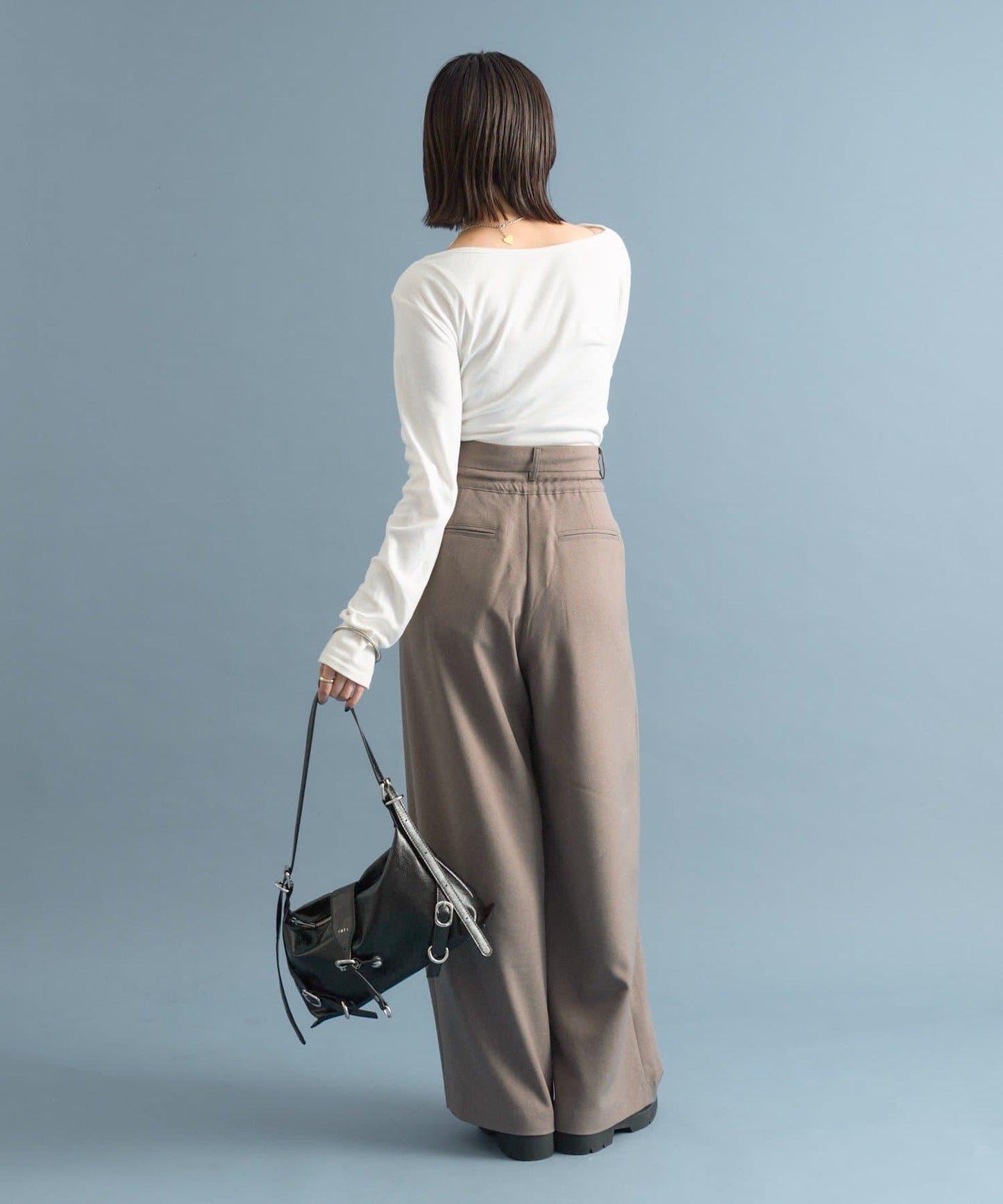 【人氣系列/新色白色・灰色2】一字肩長袖T恤※僅限電商渠道專屬顏色