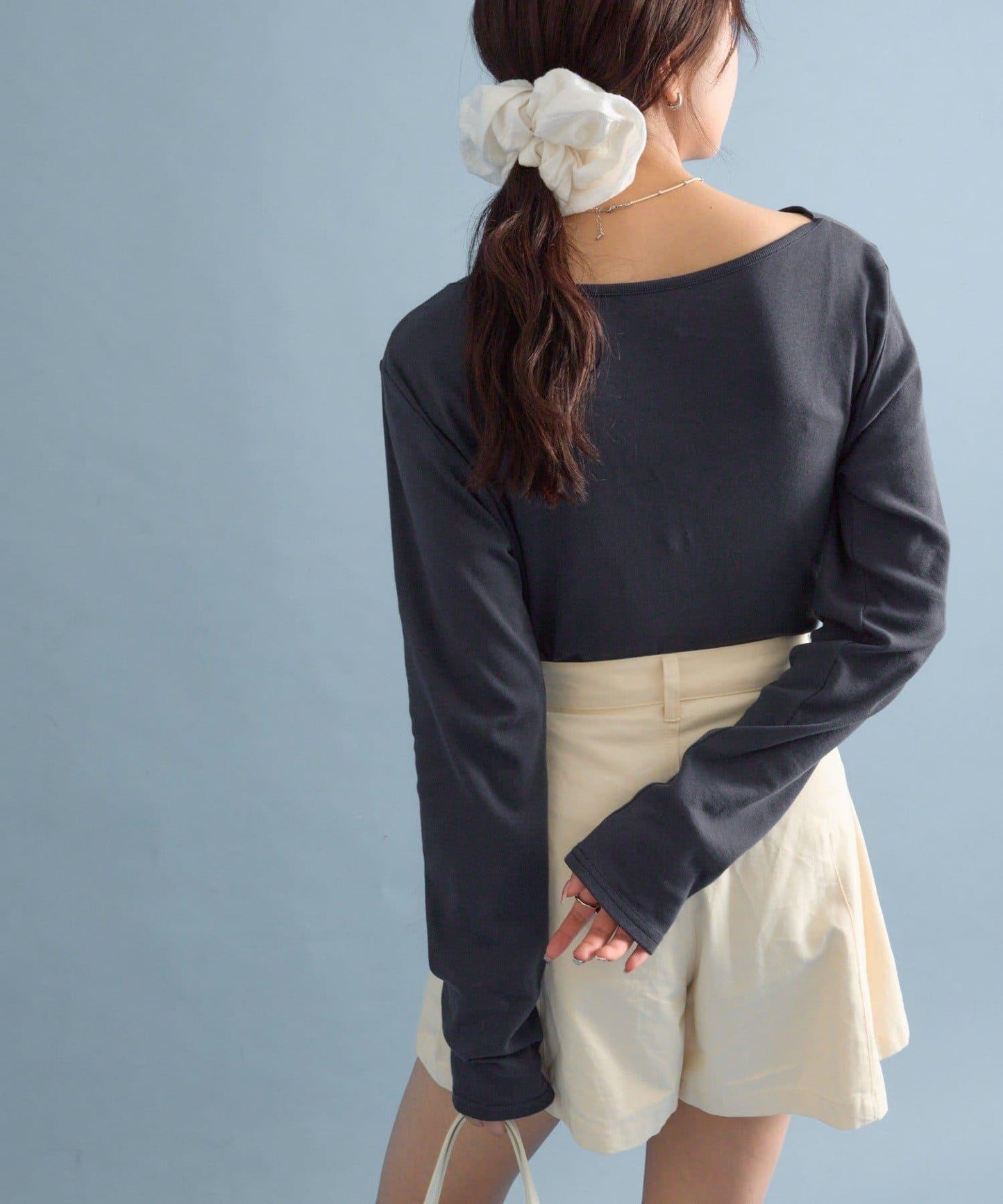 【人氣系列/新色白色・灰色2】一字肩長袖T恤※僅限電商渠道專屬顏色