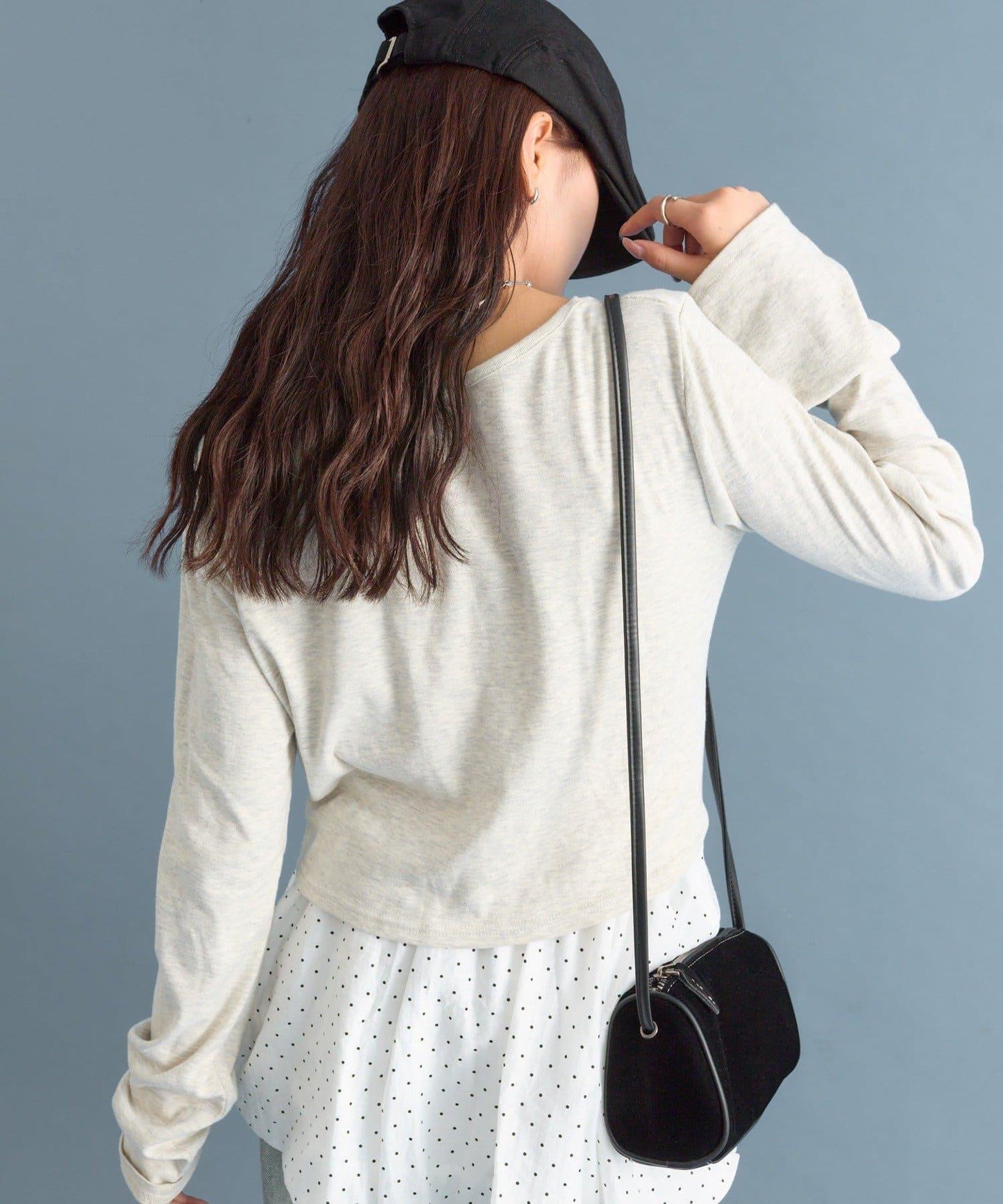 【人氣系列/新色白色・灰色2】一字肩長袖T恤※僅限電商渠道專屬顏色