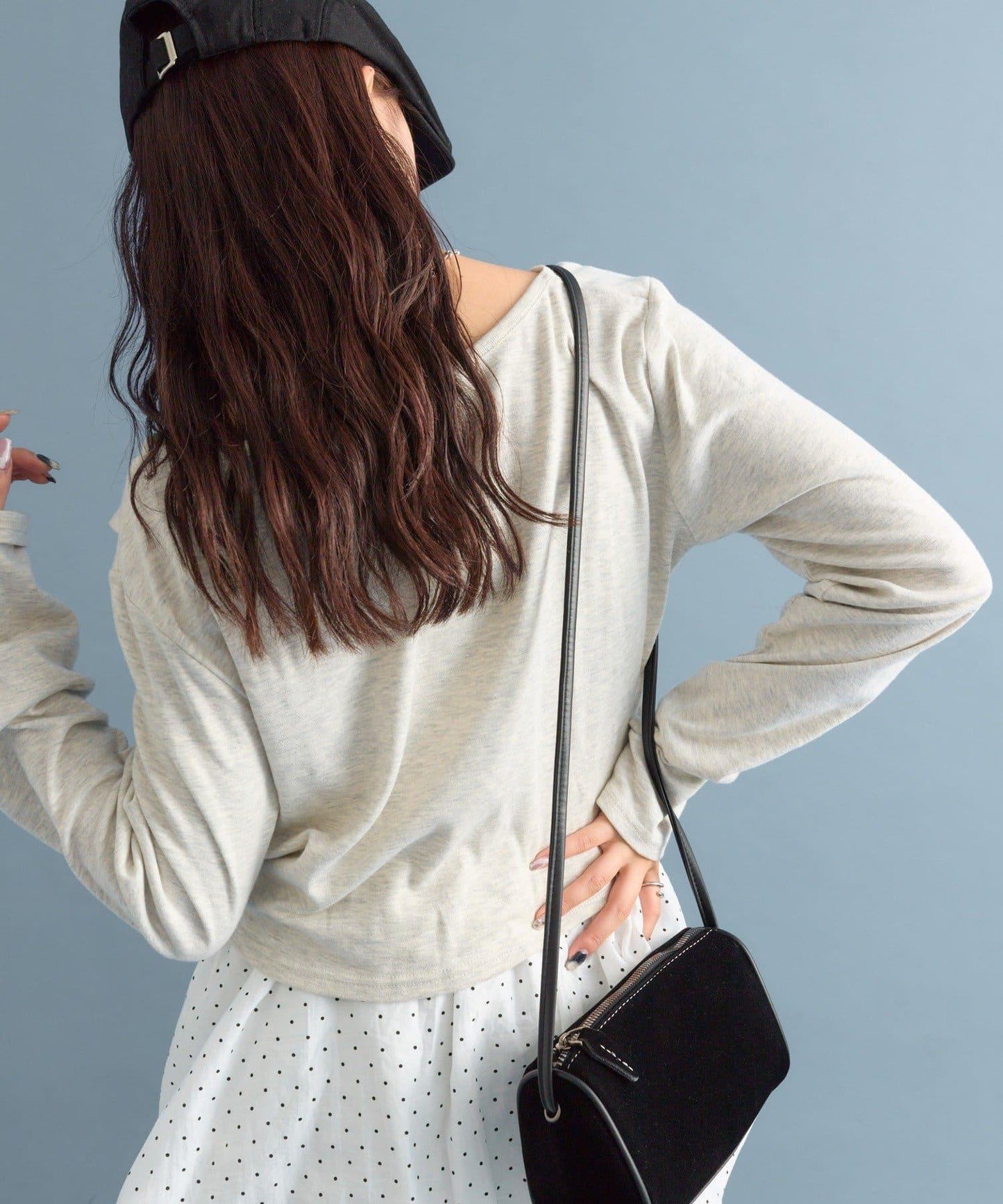 【人氣系列/新色白色・灰色2】一字肩長袖T恤※僅限電商渠道專屬顏色