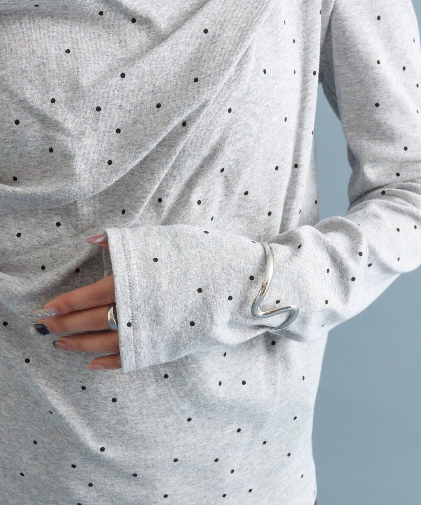 【人氣系列/新色白色・灰色2】一字肩長袖T恤※僅限電商渠道專屬顏色