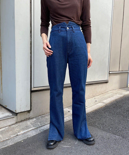 常規版型開叉牛仔褲