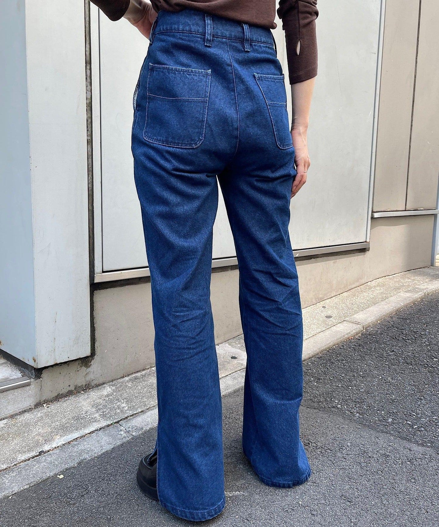 常規版型開叉牛仔褲