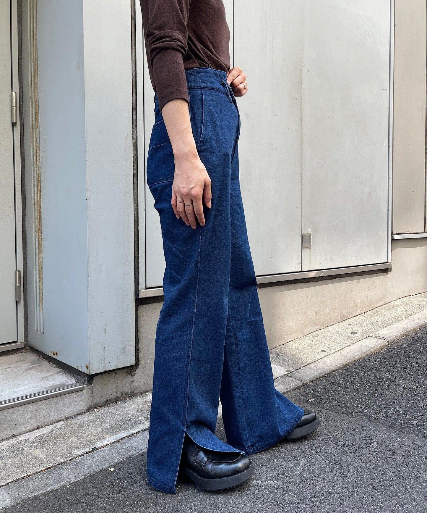 常規版型開叉牛仔褲