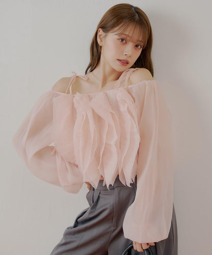 【Chico】荷葉邊一字肩襯衫