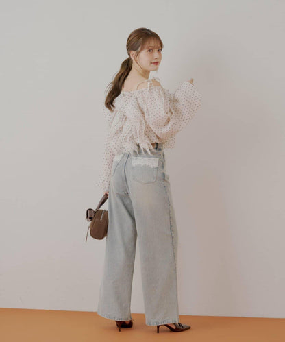 【Chico】荷葉邊一字肩襯衫